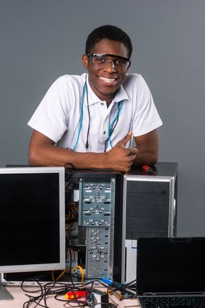107008751 young man and computers